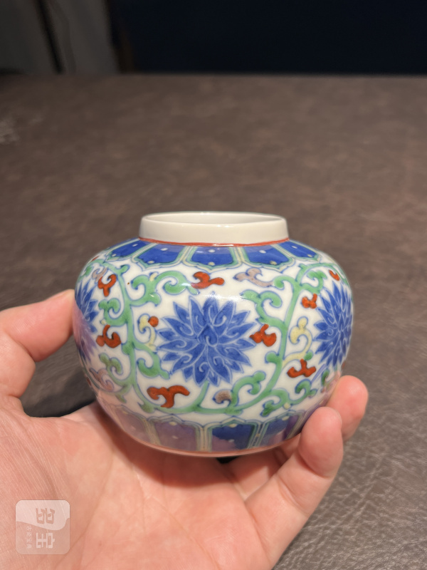 清康熙 斗彩缠枝莲纹小罐 - 图11